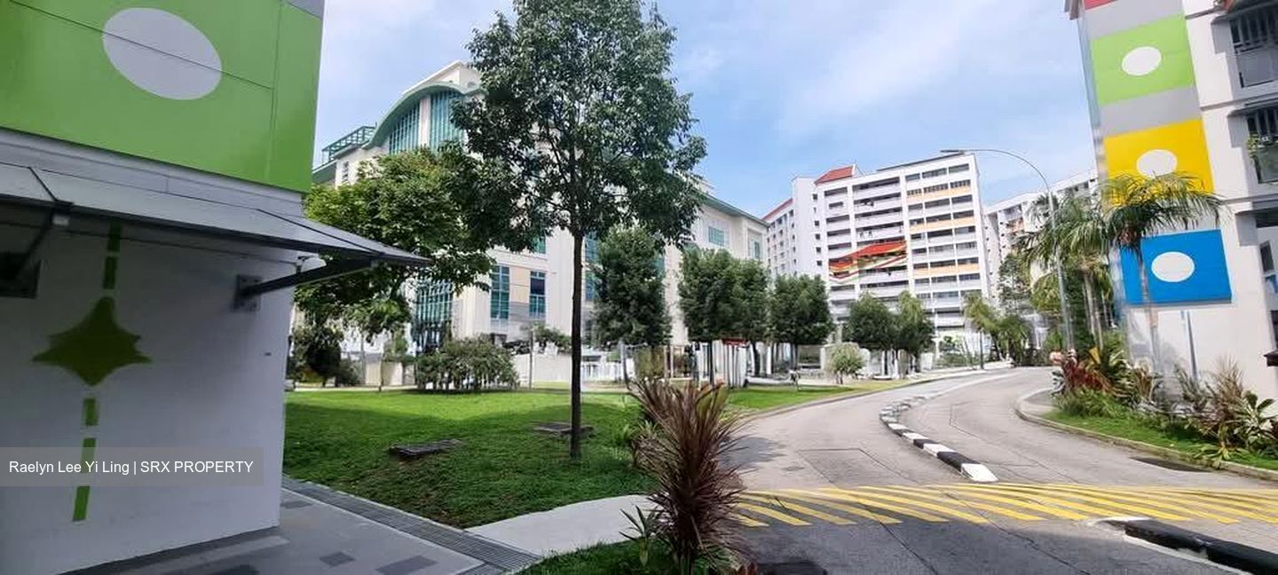 Tampines Street 44 (D18), Shop House #578512761